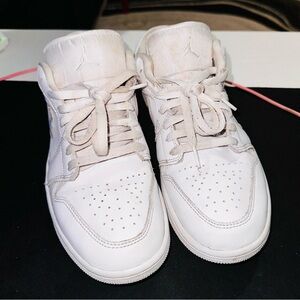 Air Jordan 1 Low SE Casual White Athletic Shoes